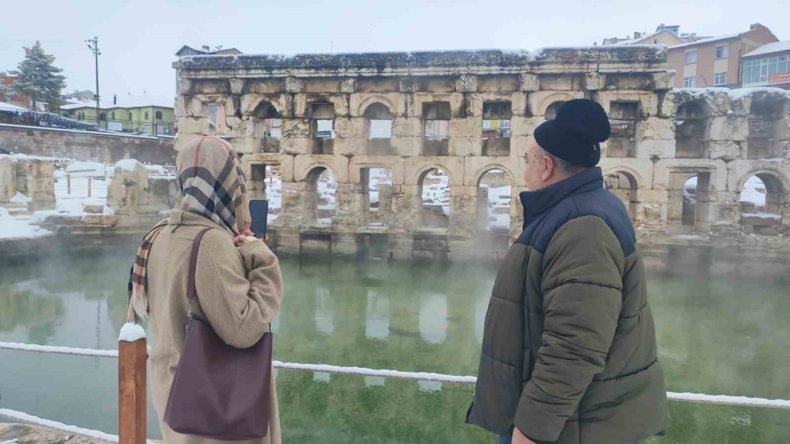 2 bin yıllık Roma hamamında masalsı görüntüler