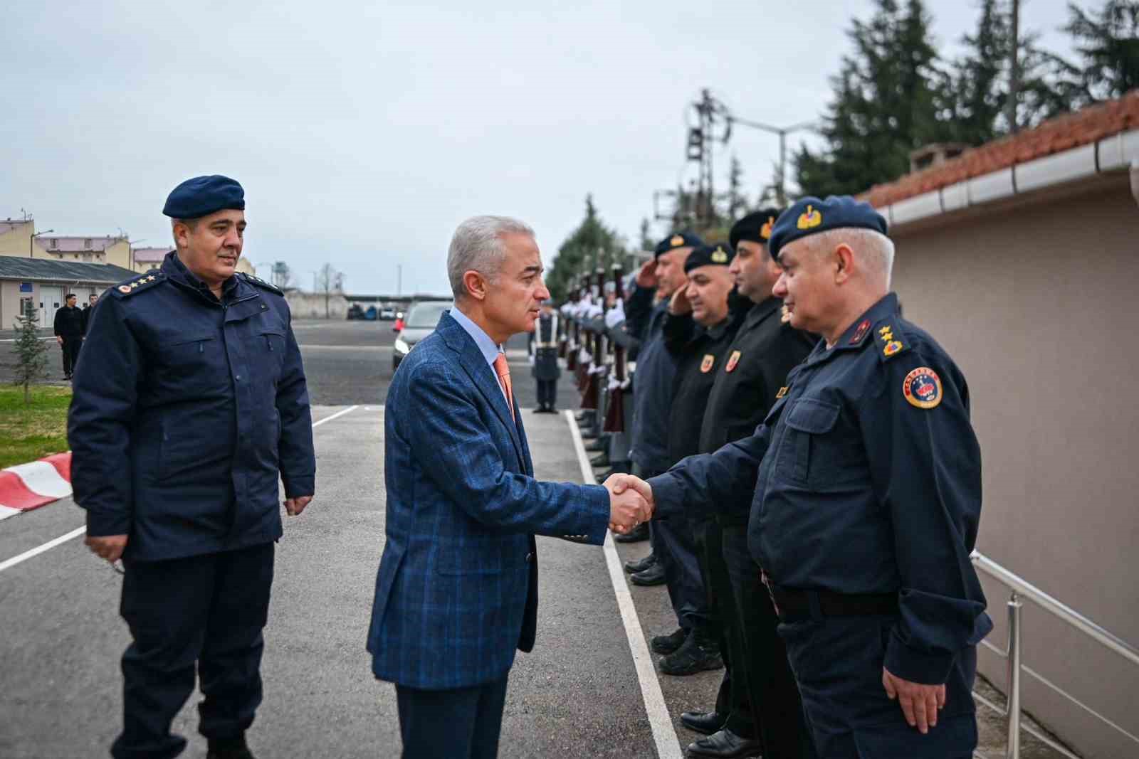 Vali Turan jandarmadan brifing aldı