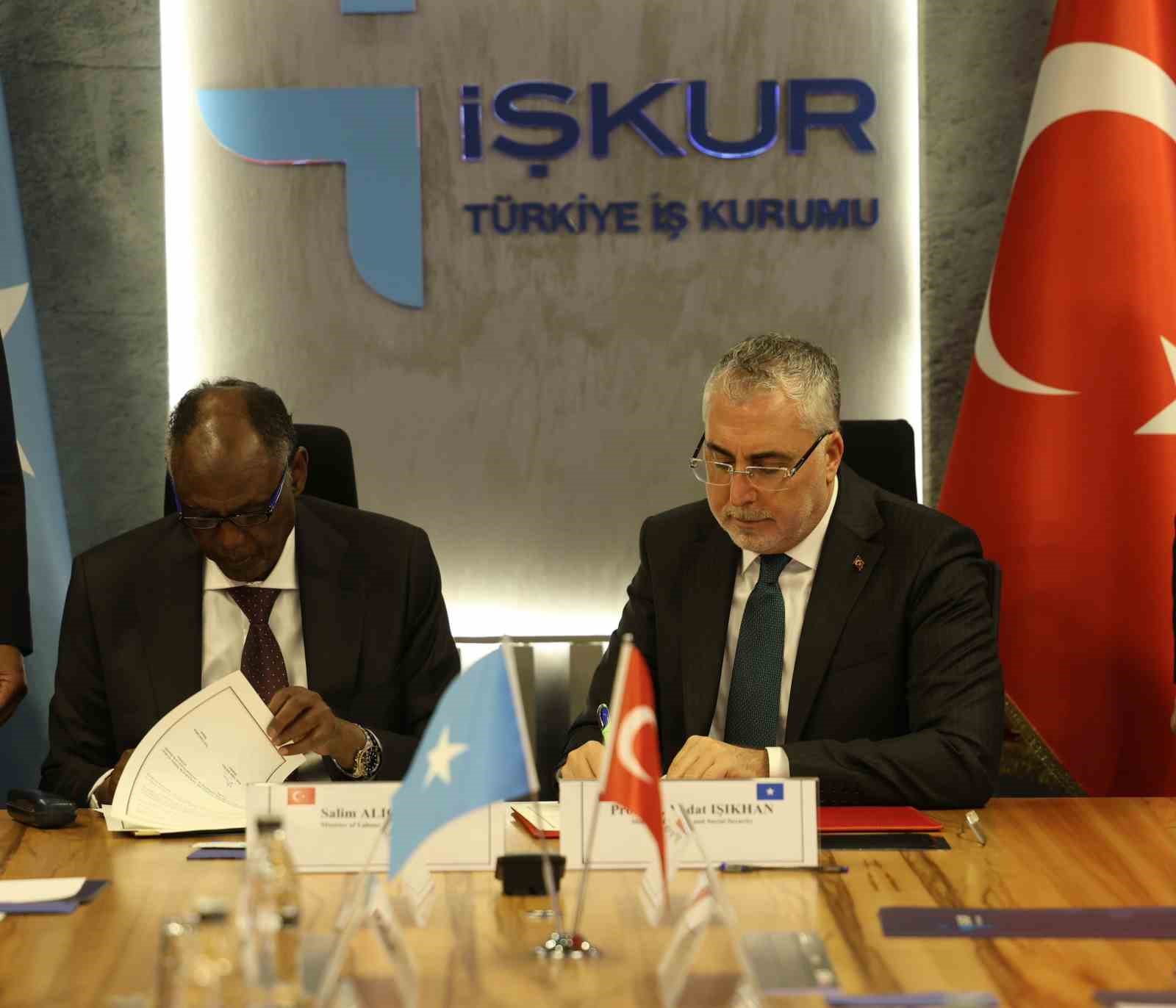 Bakan Işıkhan, Somalili mevkidaşı Salim Alio Ibro ile bir araya geldi