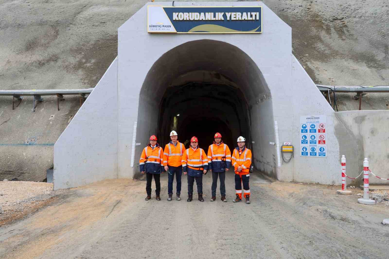 Vali Sözer, altın madeninde inceleme yaptı