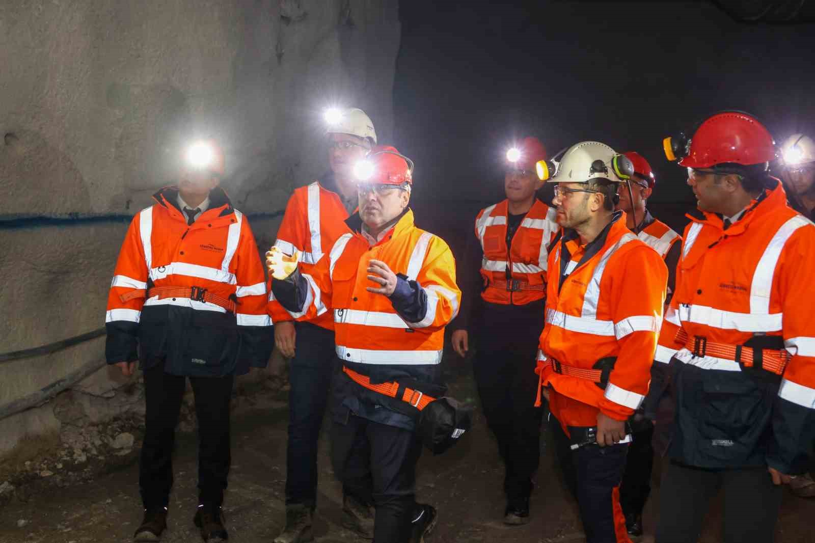 Vali Sözer, altın madeninde inceleme yaptı