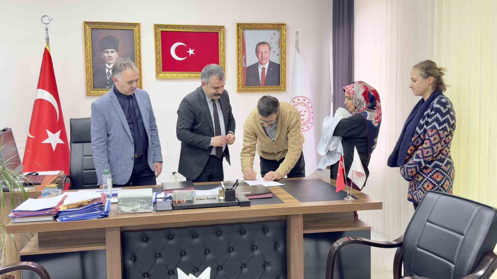 Koruyucu aile projesi bir çocuğu daha sıcak yuvaya kavuşturdu