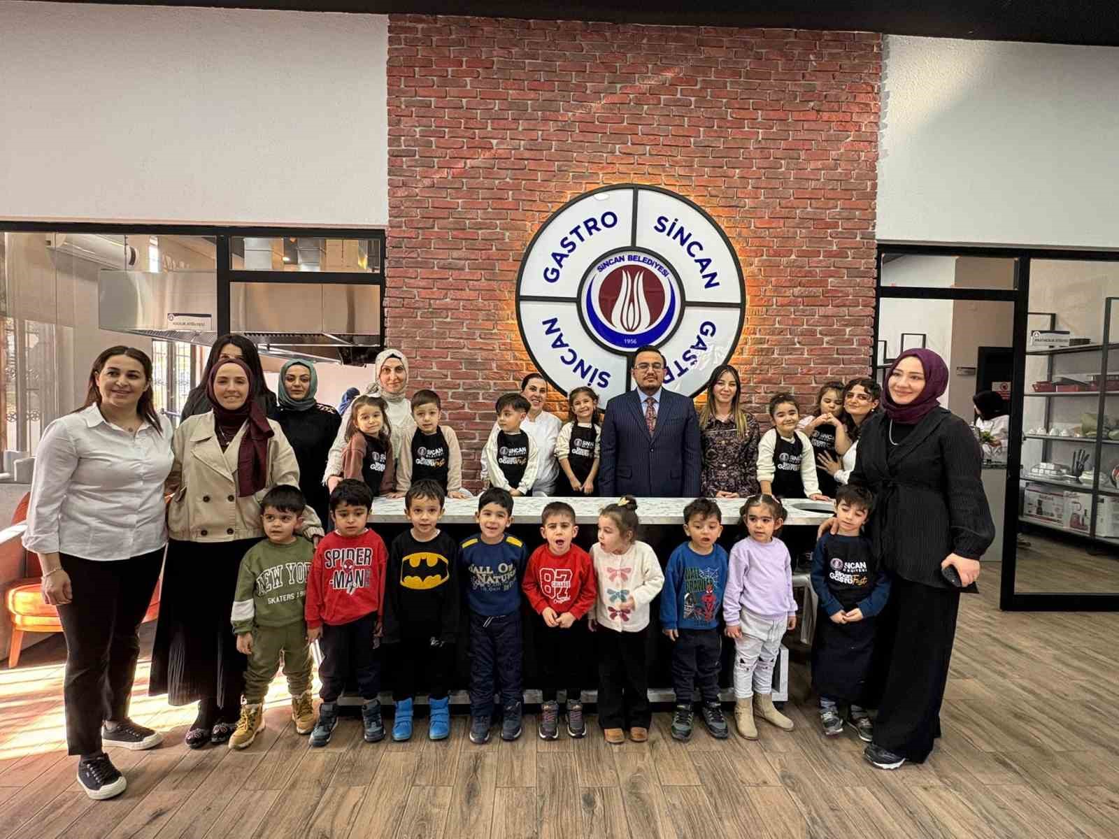 Minikler Gastro Sincan’da kurabiye yaptı