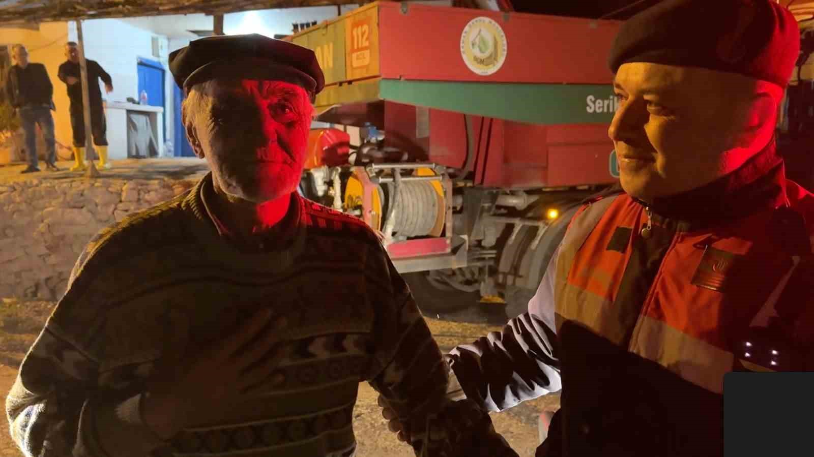 Antalya’da evleri tehdit eden orman yangını kontrol altına alındı