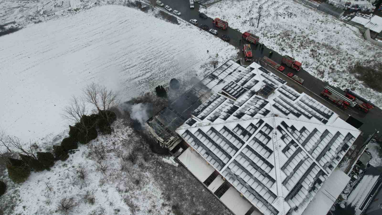 Arnavutköy’de plastik fabrikasında yangın