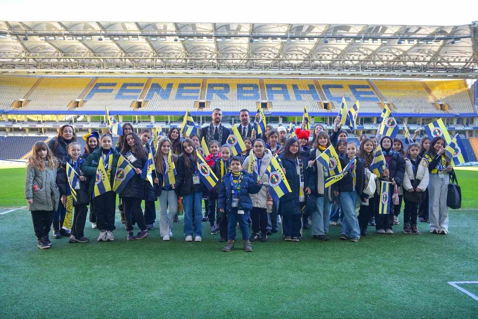 Denizlili öğrenciler Saraçoğlu’nda geleceğe sarı lacivert izler bıraktı