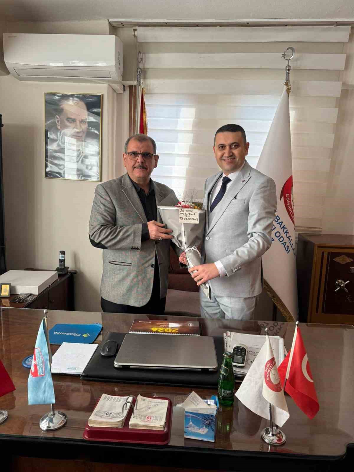 Salihli bakkallarda yeni başkan mazbatasını aldı