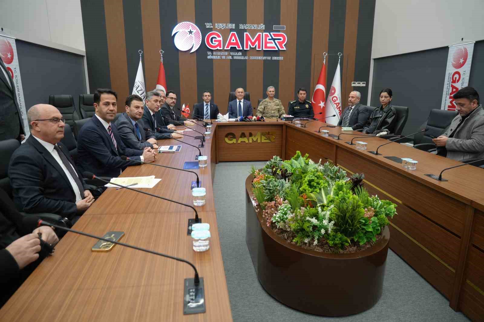 Gaziantep’te 626 terör operasyonu yapıldı, 662 kilo uyuşturucu ele geçirildi