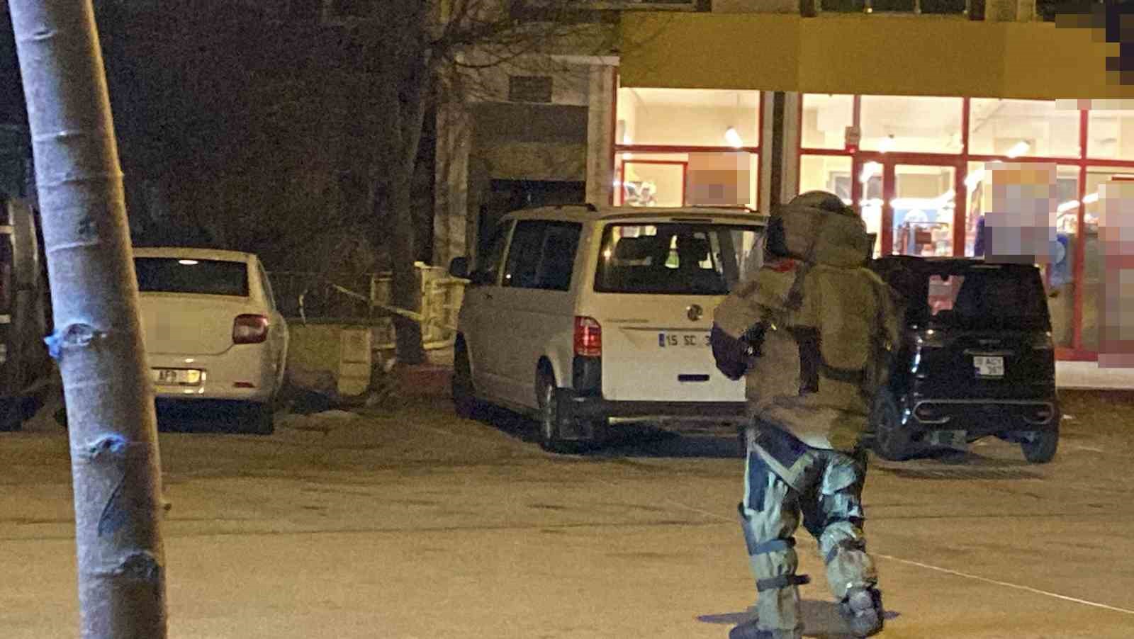 Burdur’da şüpheli çanta fünye ile patlatıldı