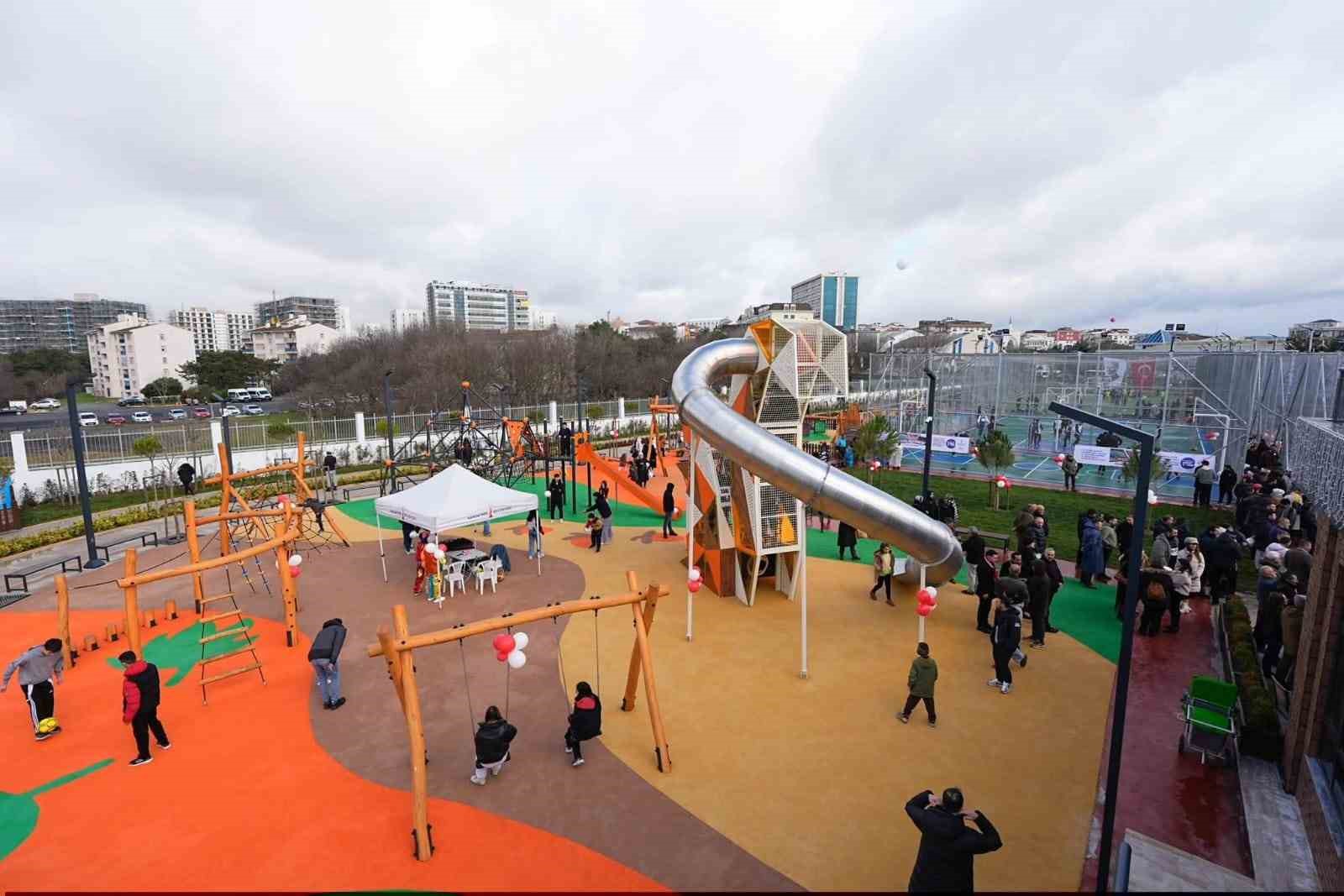 Sancaktepe’de gençliğe ve spora büyük yatırım: 19 Mayıs Gençlik ve Spor Parkı hizmete açıldı