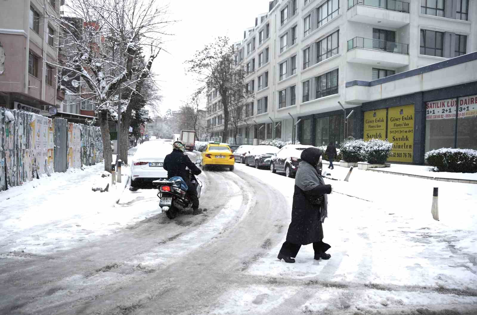 İstanbul’da kar yağışı etkili oluyor