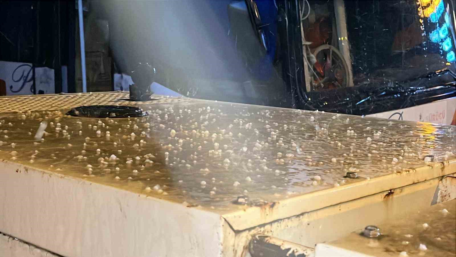 Hatay’da dolu yağışı