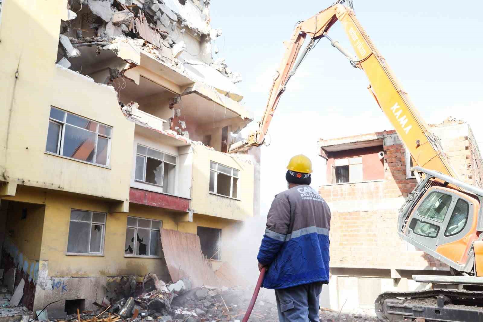 Canik’te depreme dayanıksız 2 bin 864 bağımsız birime neşter