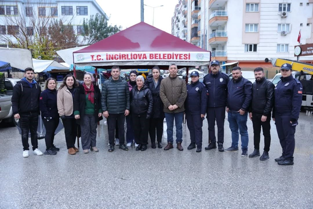 İncirliova Belediyesi’nden pazarda sıcak çorba ikramı