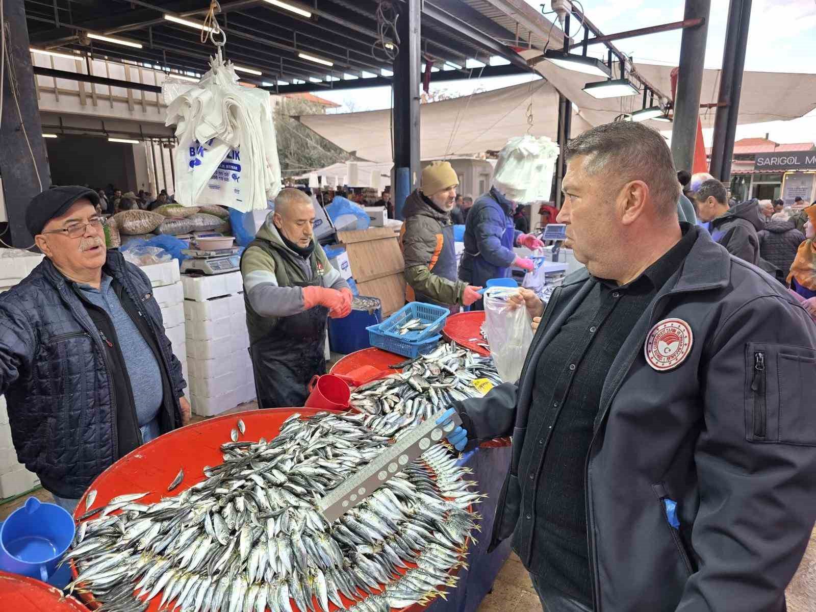 Sarıgöl’de su ürünleri satış yerleri denetlendi
