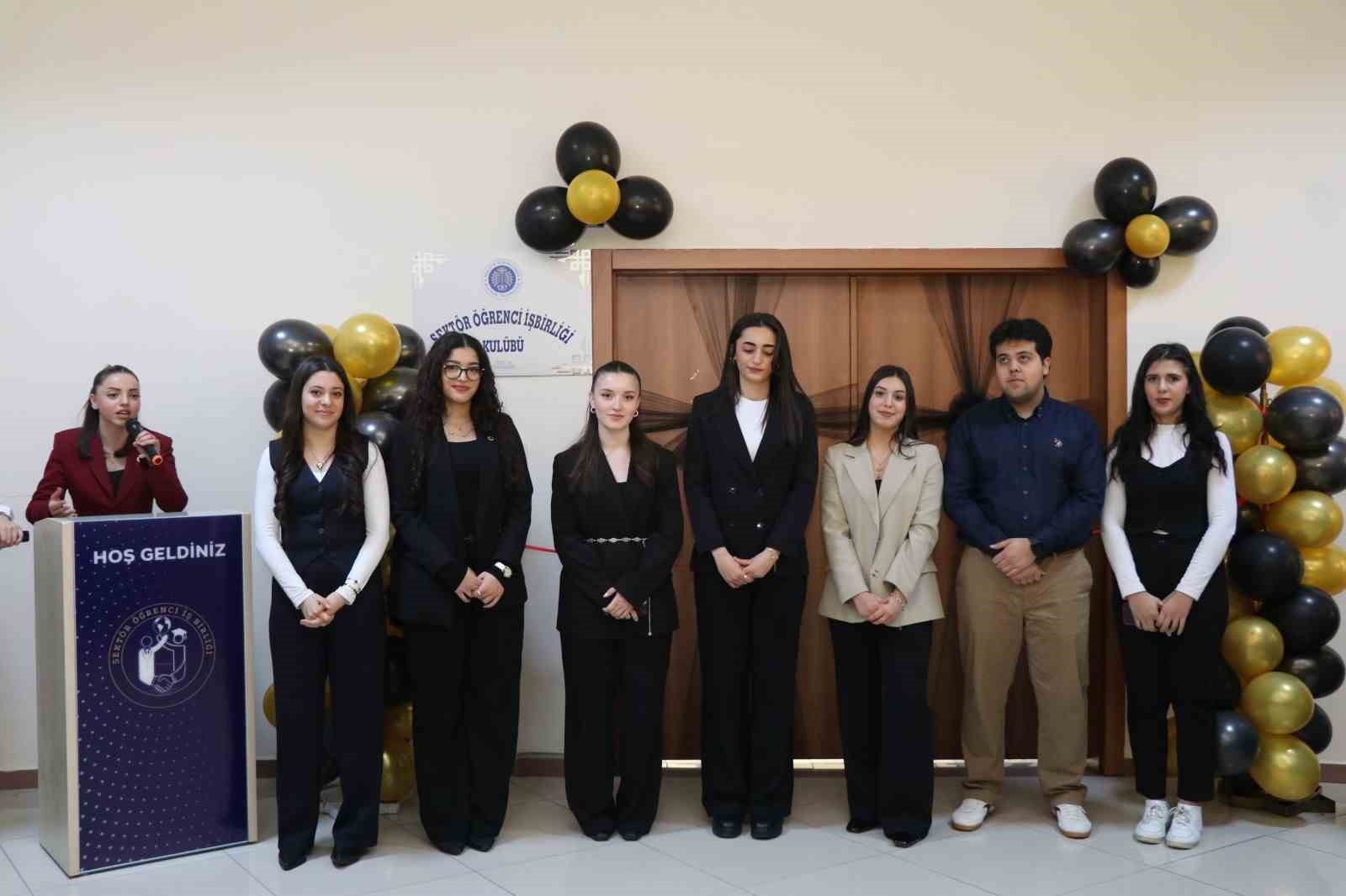 Oltu’da sektör-öğrenci işbirliği kulübü açıldı