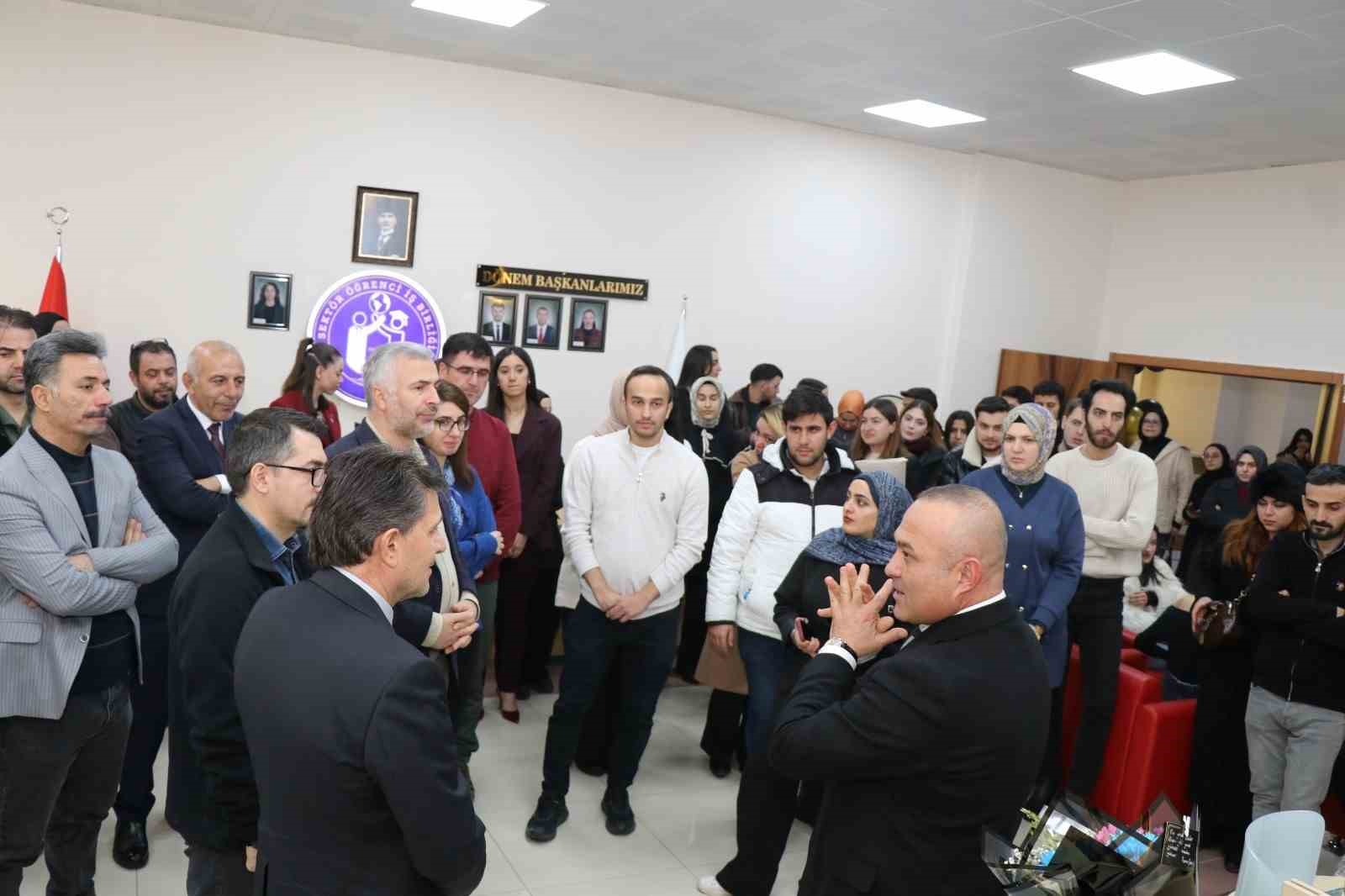 Oltu’da sektör-öğrenci işbirliği kulübü açıldı