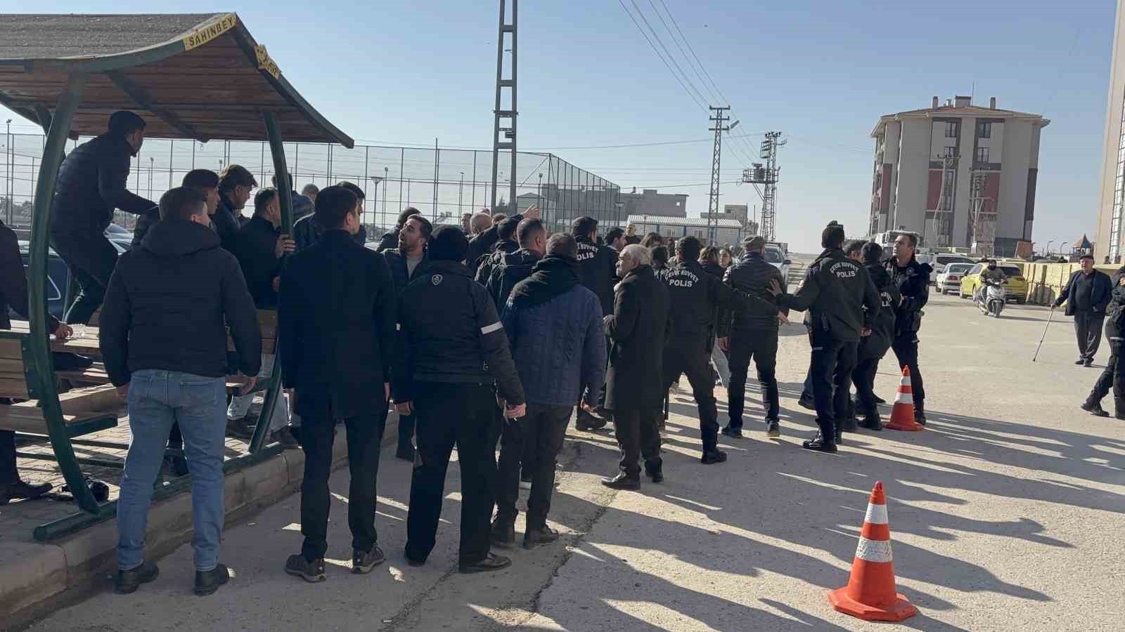 Furkan Apartmanı davasında duruşma sonrası aileler arasında arbede