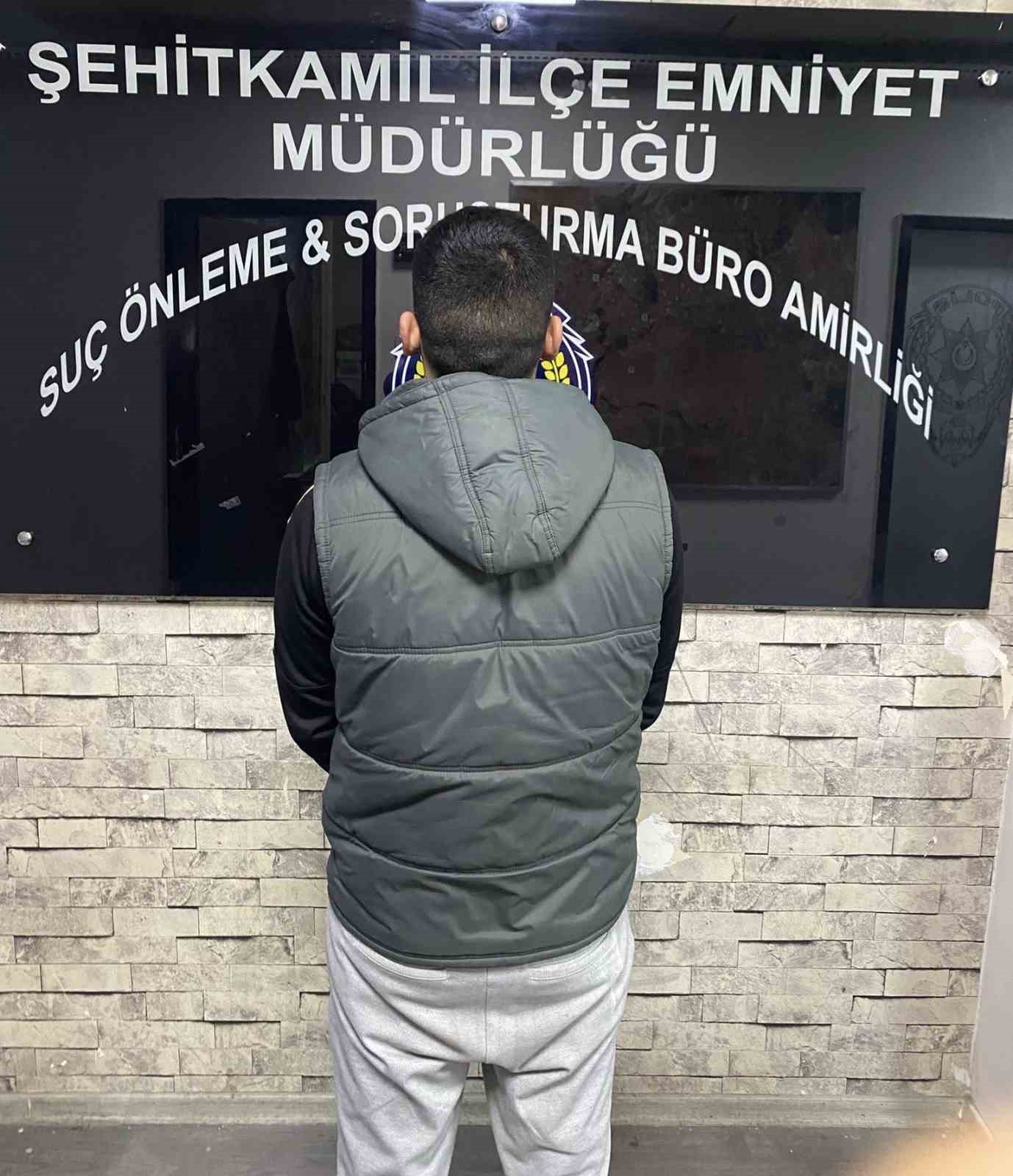 Gaziantep’te yağma suçundan 12 yıl cezayla aranan şahıs yakalandı