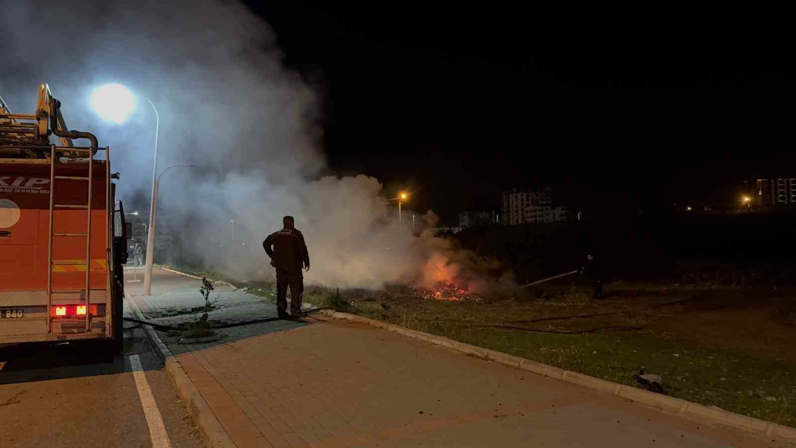 Gazipaşa’da çalılık yangını itfaiye ekiplerince söndürüldü