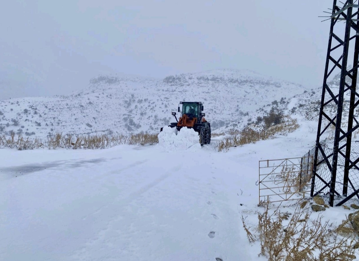 Hasankeyf’te kapanan köy yolu yeniden ulaşıma açıldı