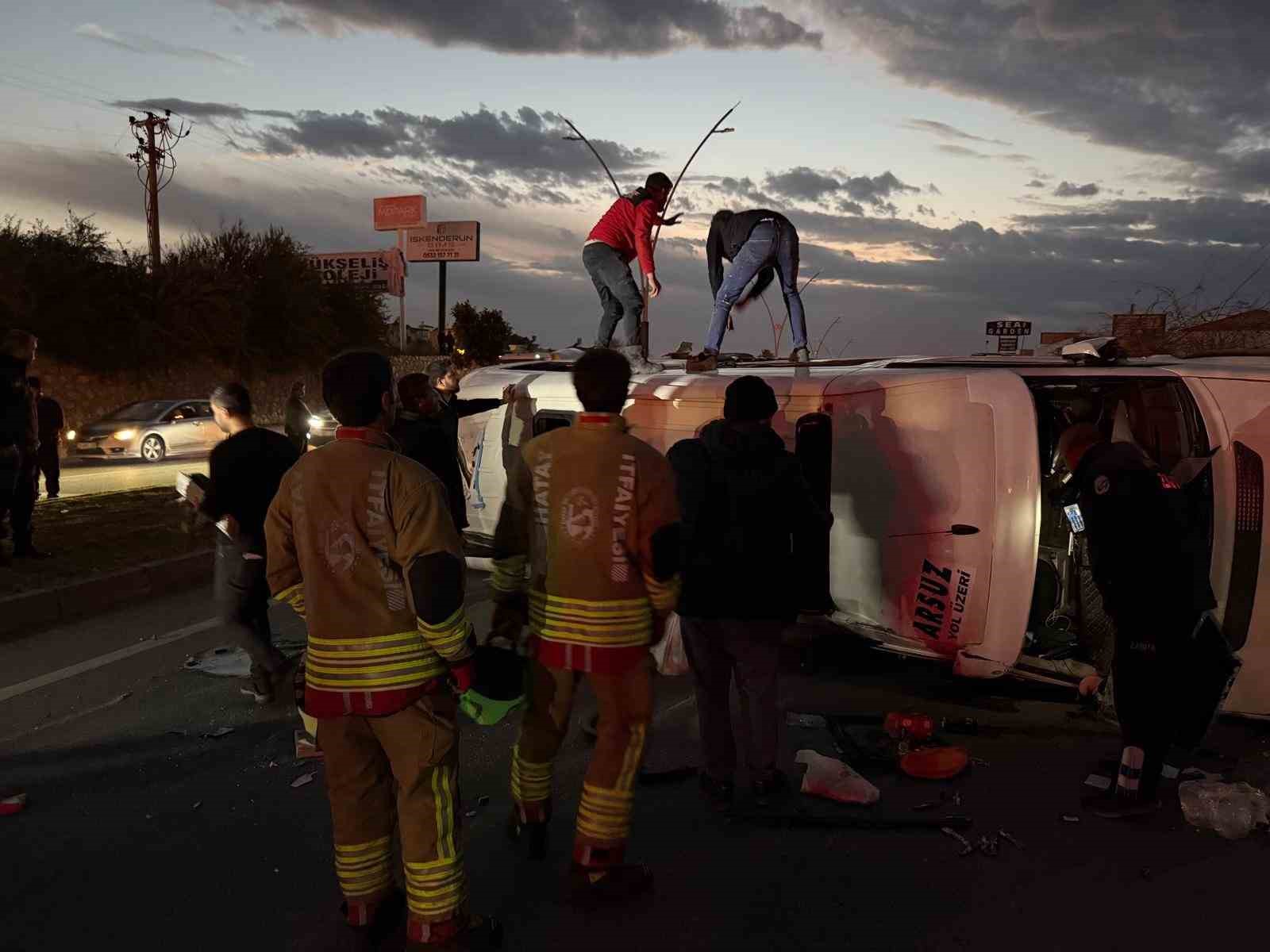 Hatay’daki zincirleme trafik kazasında yaralı sayısı 18’e yükseldi