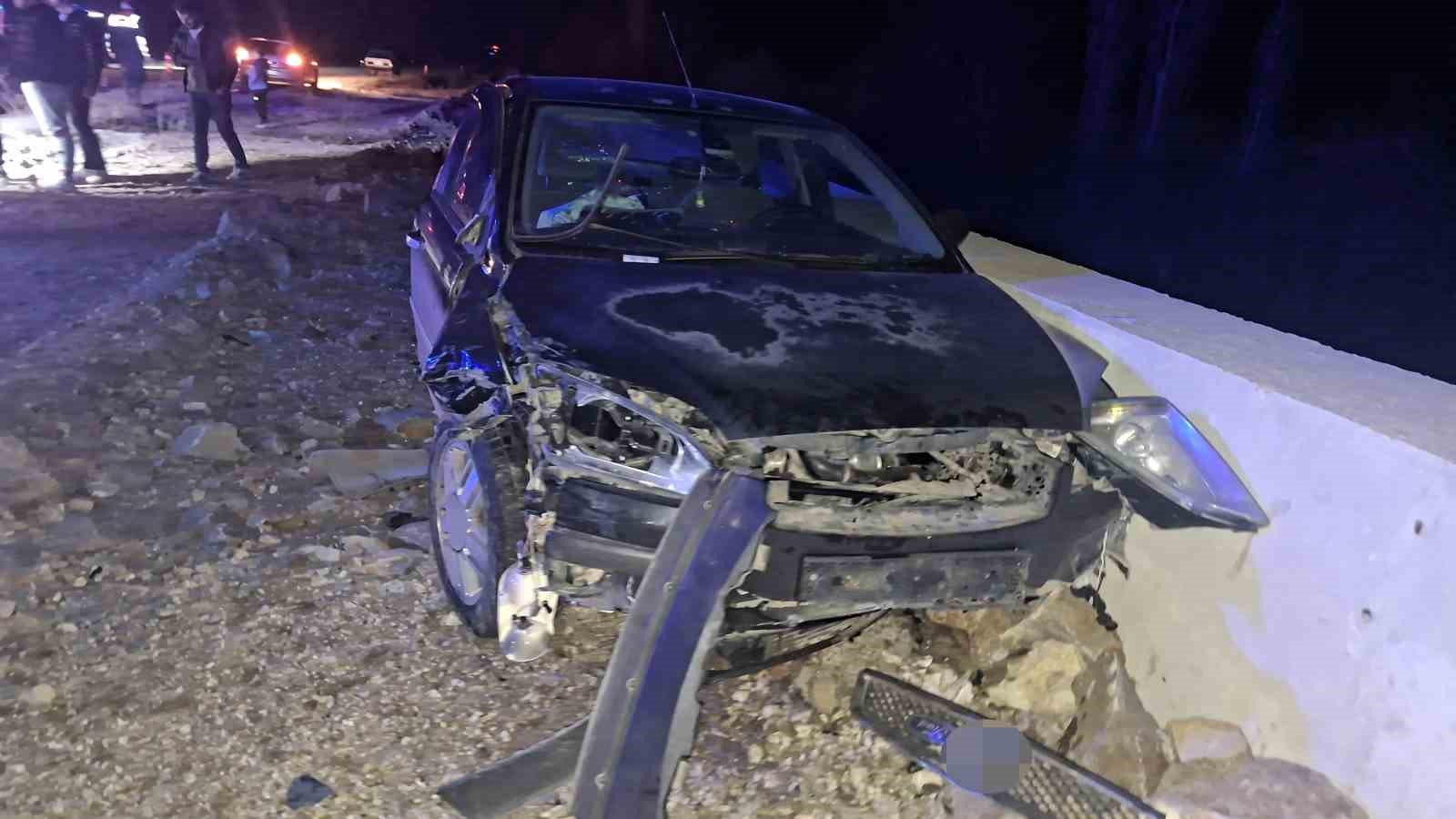 Hisarcık’ta otomobil ile motosiklete çarpıştı: 2 yaralı