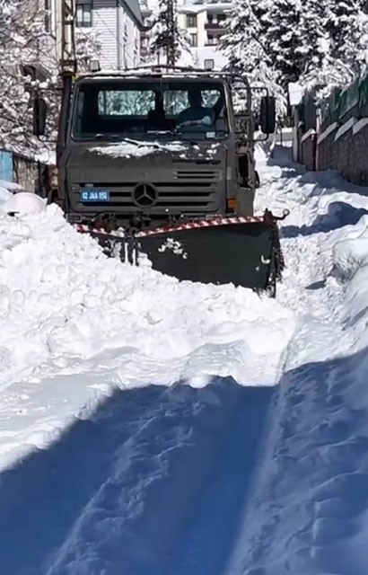 Hozat’ta jandarmadan kış mesaisi