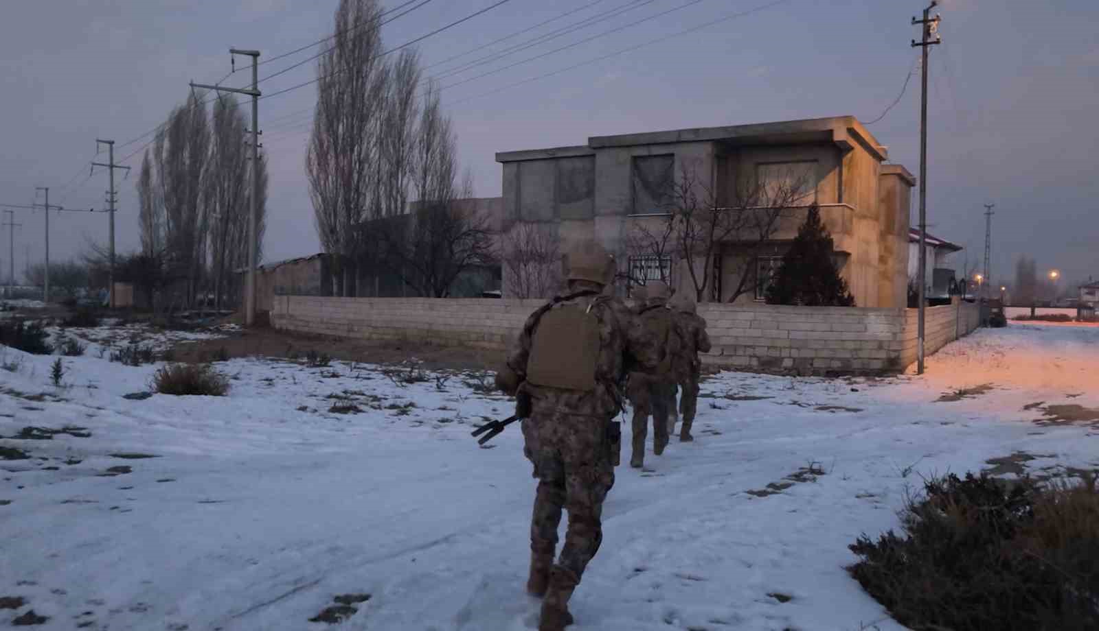 Iğdır’da torbacılara darbe: 15 adrese eş zamanlı operasyon