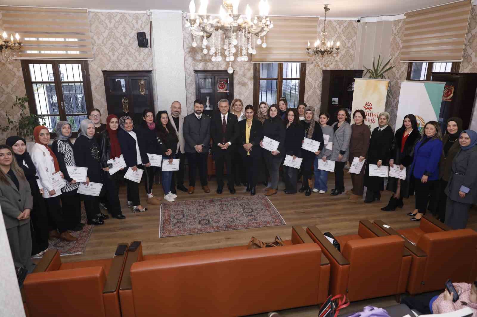 İlkadım’da kursiyerlerin sertifika heyecanı