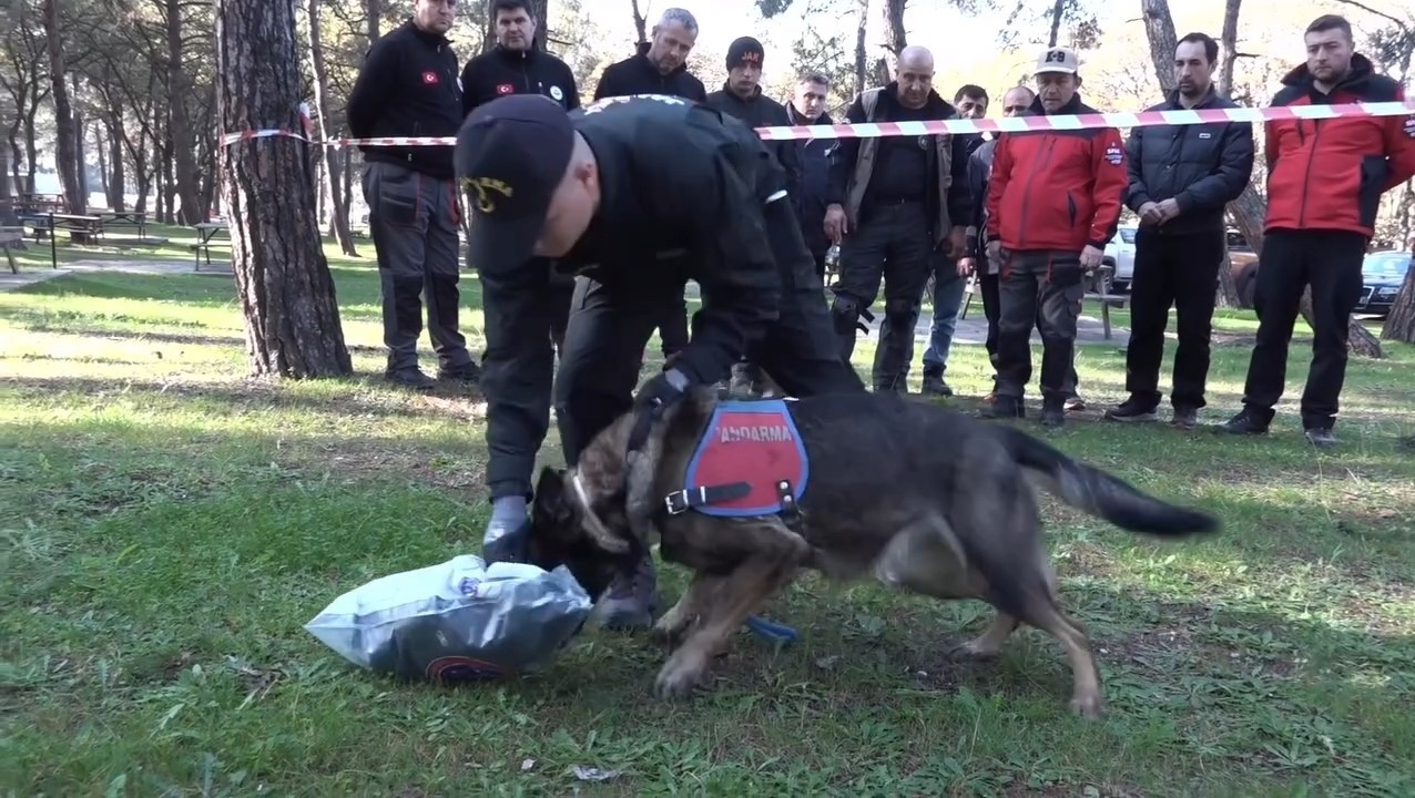Jandarmadan nefes kesen tatbikat: ‘Mercek’ iz sürdü, kayıp 3 dakikada bulundu