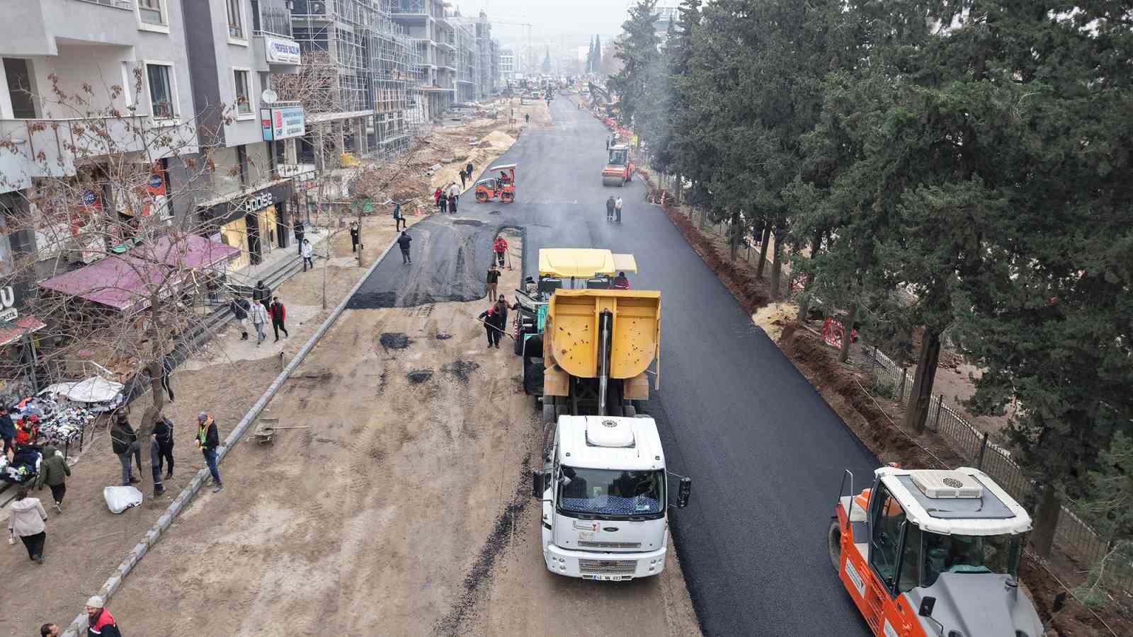 Kahramanmaraş’ta Azerbaycan Bulvarı’na asfalt çalışması