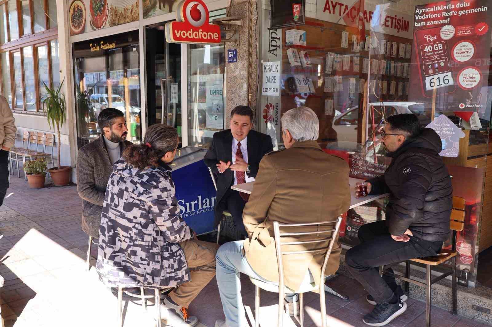 Kaymakam Gündoğdu çarşı esnafıyla buluştu