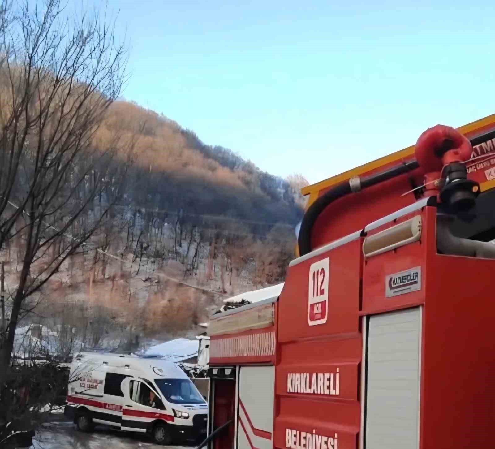 Kırklareli’nde korkutan yangın: 2 ev zarar gördü
