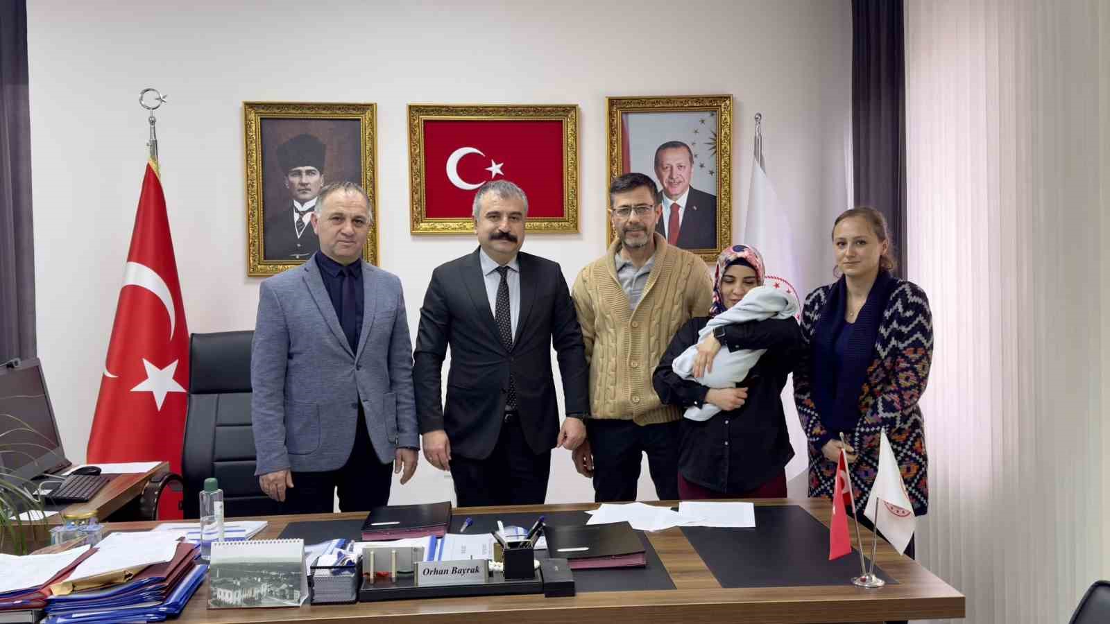 Koruyucu aile projesi bir çocuğu daha sıcak yuvaya kavuşturdu