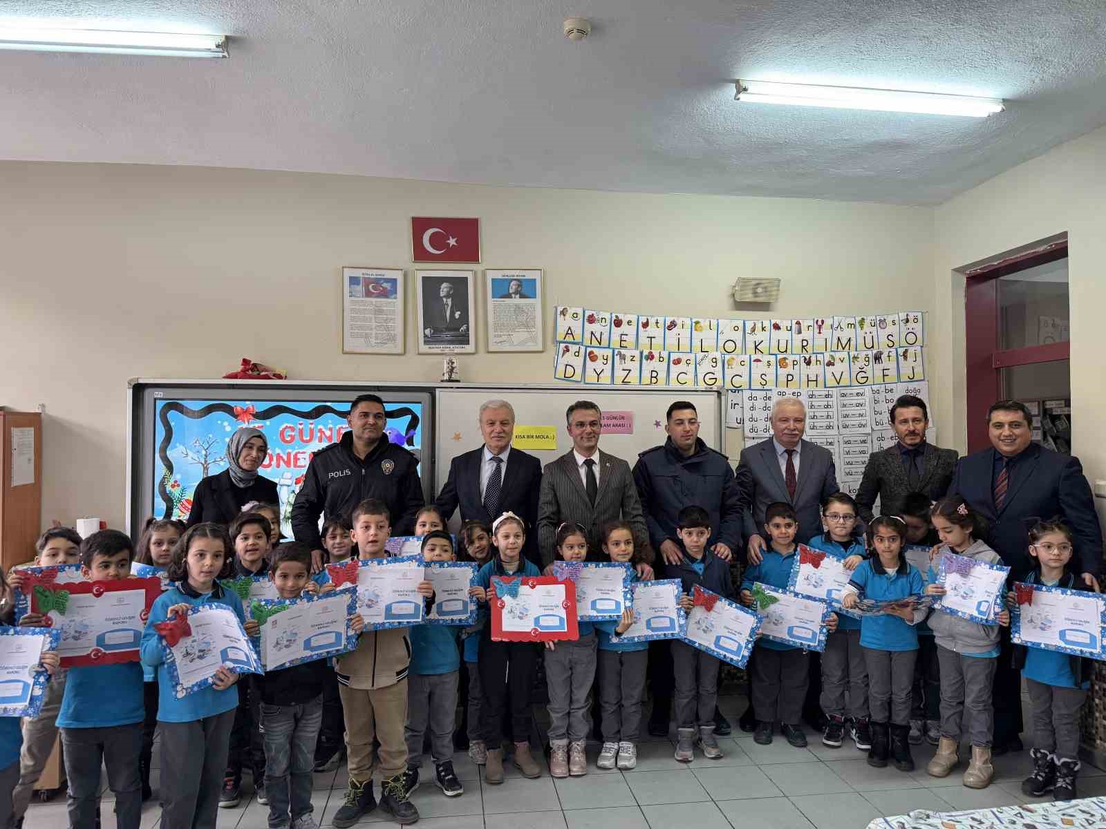 Kulu’da 7 bin 600 öğrenci karne aldı