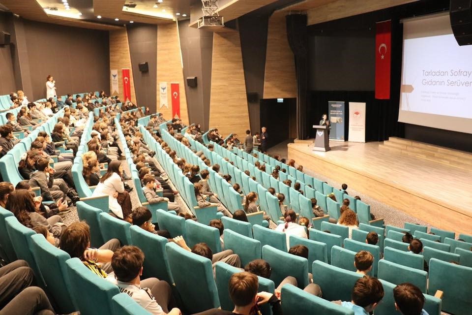 Kütahya’da öğrencilere “Gıda güvenilirliği, gıda israfı ve gıda hijyeni” konulu eğitim