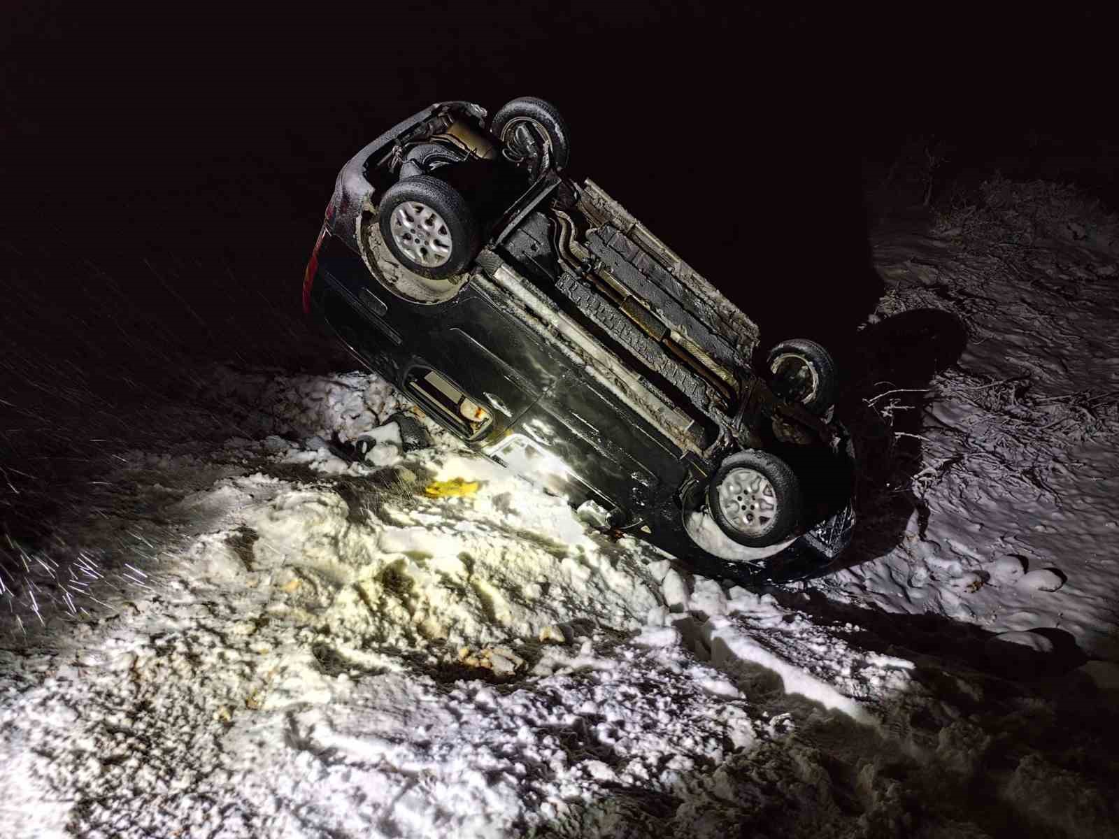 Mardin’de şarampole devrilen araçta 5 kişi yaralandı