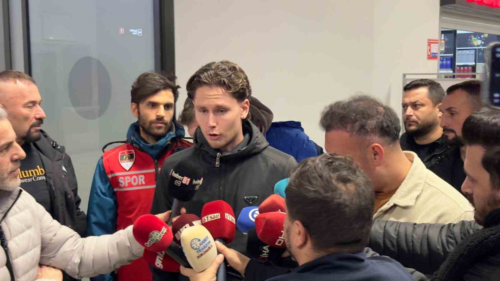 Mathias Lovik: “Trabzonspor’da olduğum için mutluyum”