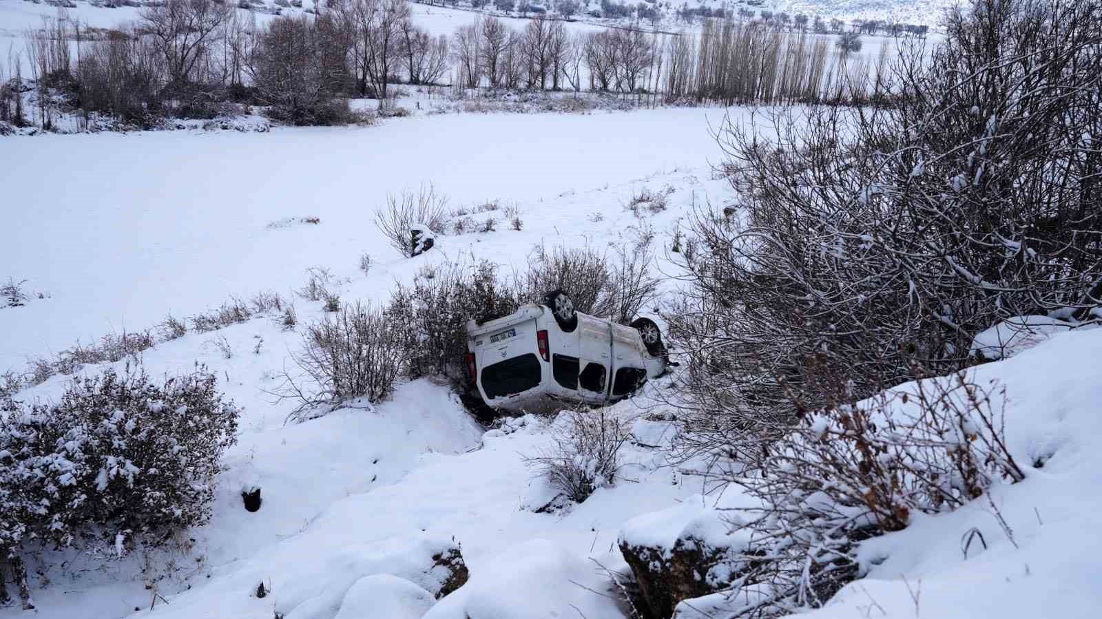 Mazıdağı’nda kar yağışı kazaya neden oldu: 6 yaralı