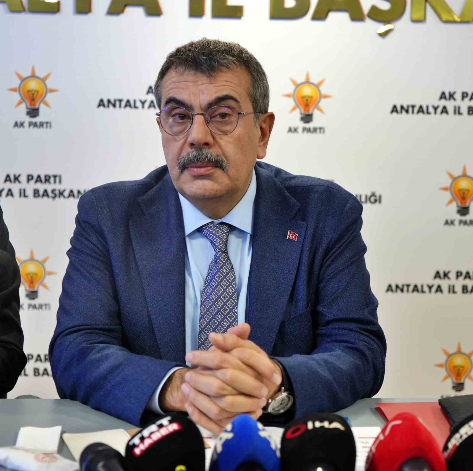 Milli Eğitim Bakanı Tekin: “Bugün, 1994’teki İSKİ skandalının daha büyüğüne şahit oluyoruz”