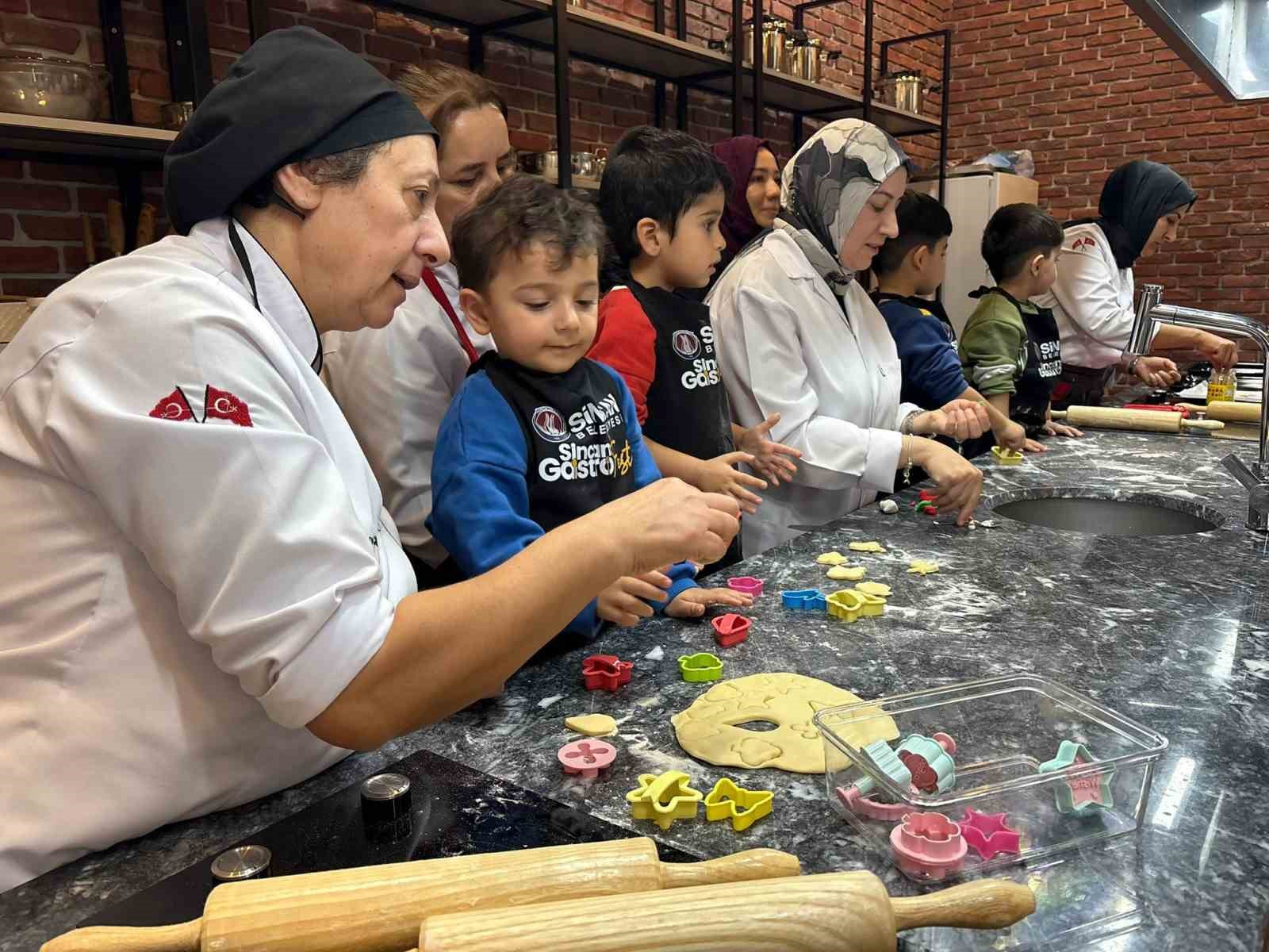 Minikler Gastro Sincan’da kurabiye yaptı