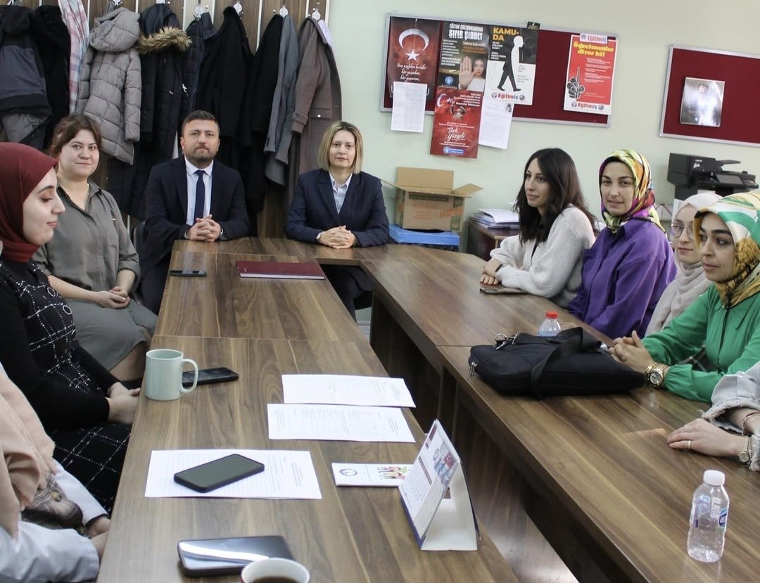 Müdür Tuba Sinan: “Meslek liseleri, nitelikli iş gücünün yetişmesinde kilit rol oynuyor”