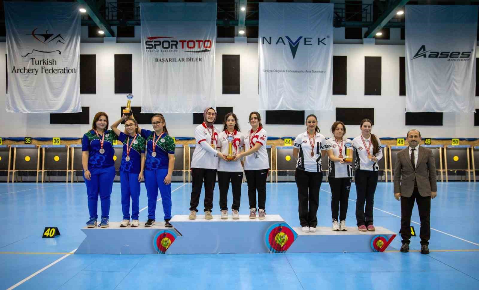 Muğla Büyükşehir okçularından kış kupasında iki Gümüş madalya