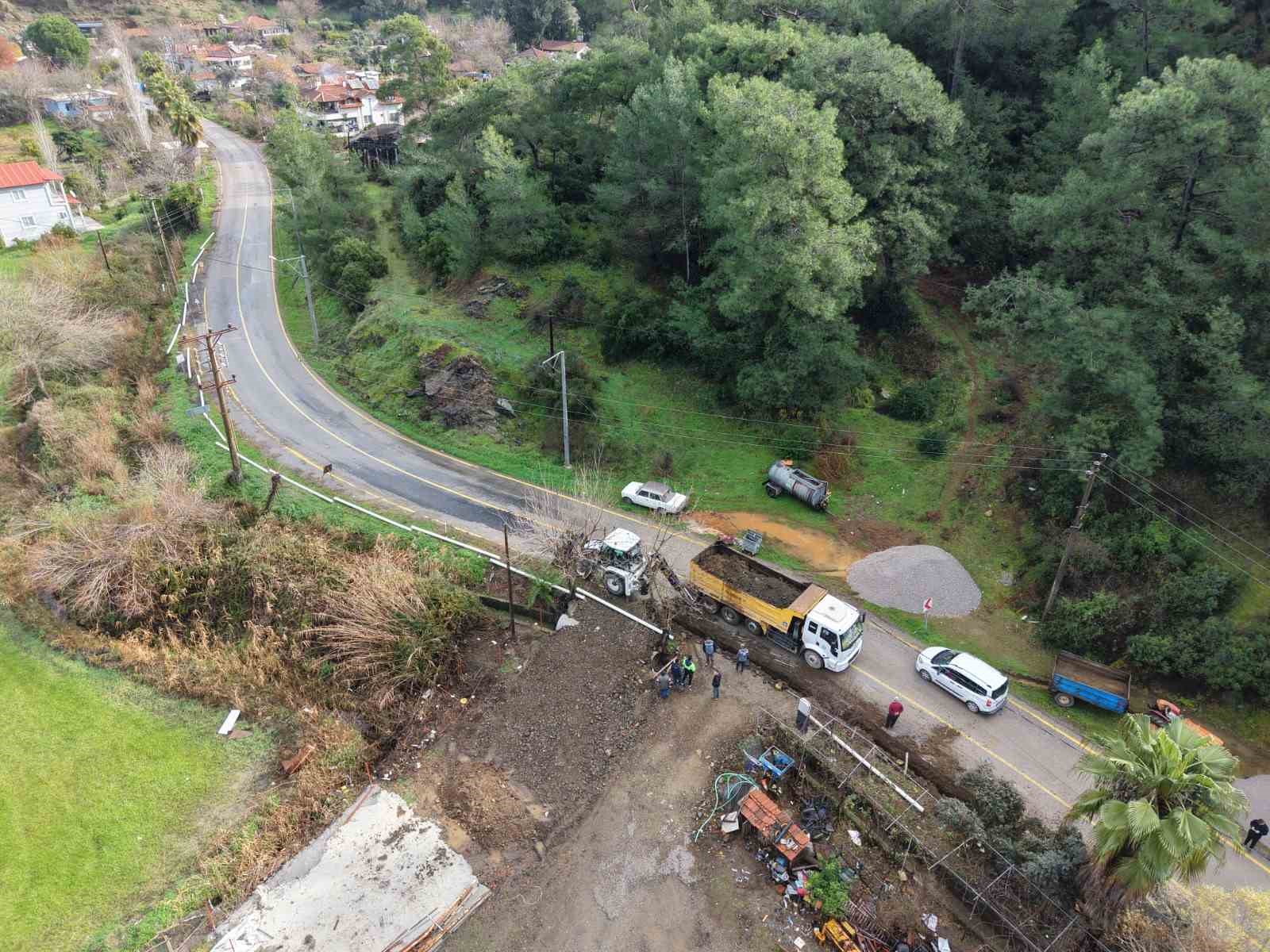 Ortaca Tepearası Mahallesi’ndeki içme suyu hattı yenileniyor
