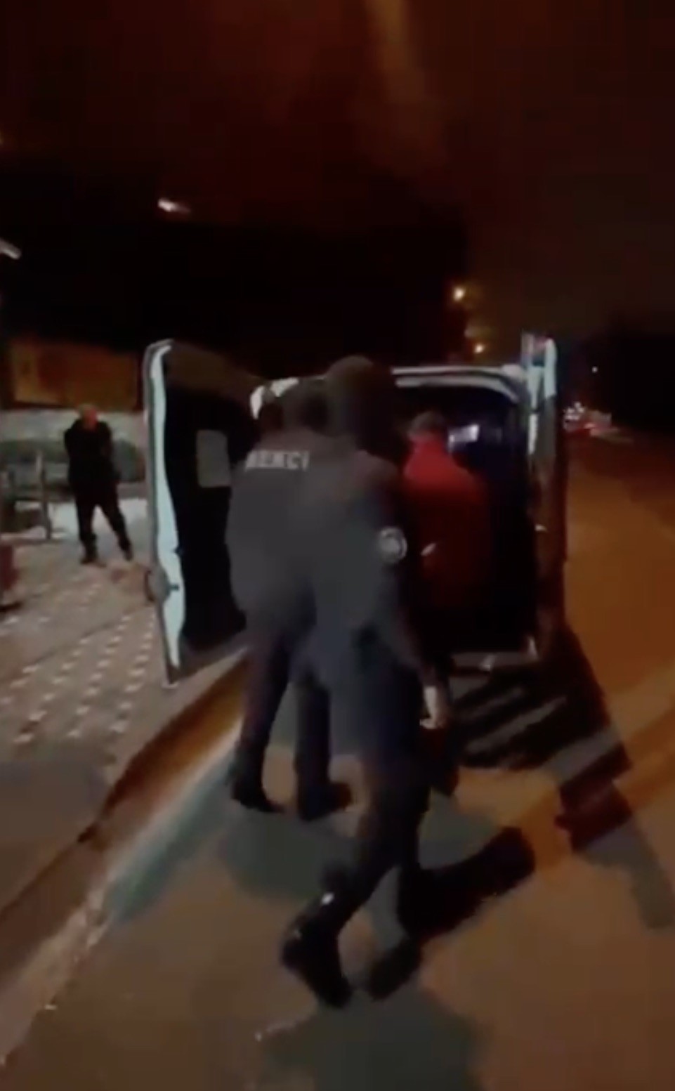 Osmangazi’de kesinleşmiş hapis cezası bulunan 3 şüpheli yaklandı