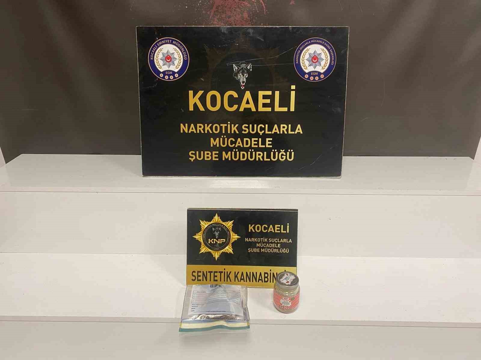 Polis uyuşturucu tacirlerine göz açtırmıyor: 5 tutuklama