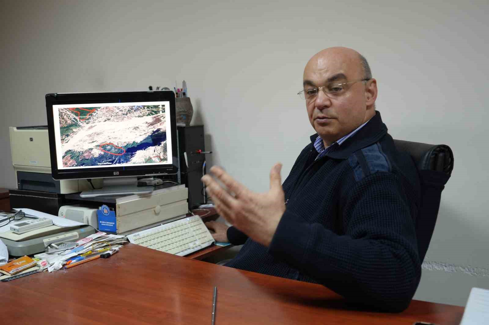 Prof.Dr. Dipova:”Falezleri kaybedersek yalnız Antalya değil dünya kaybeder”