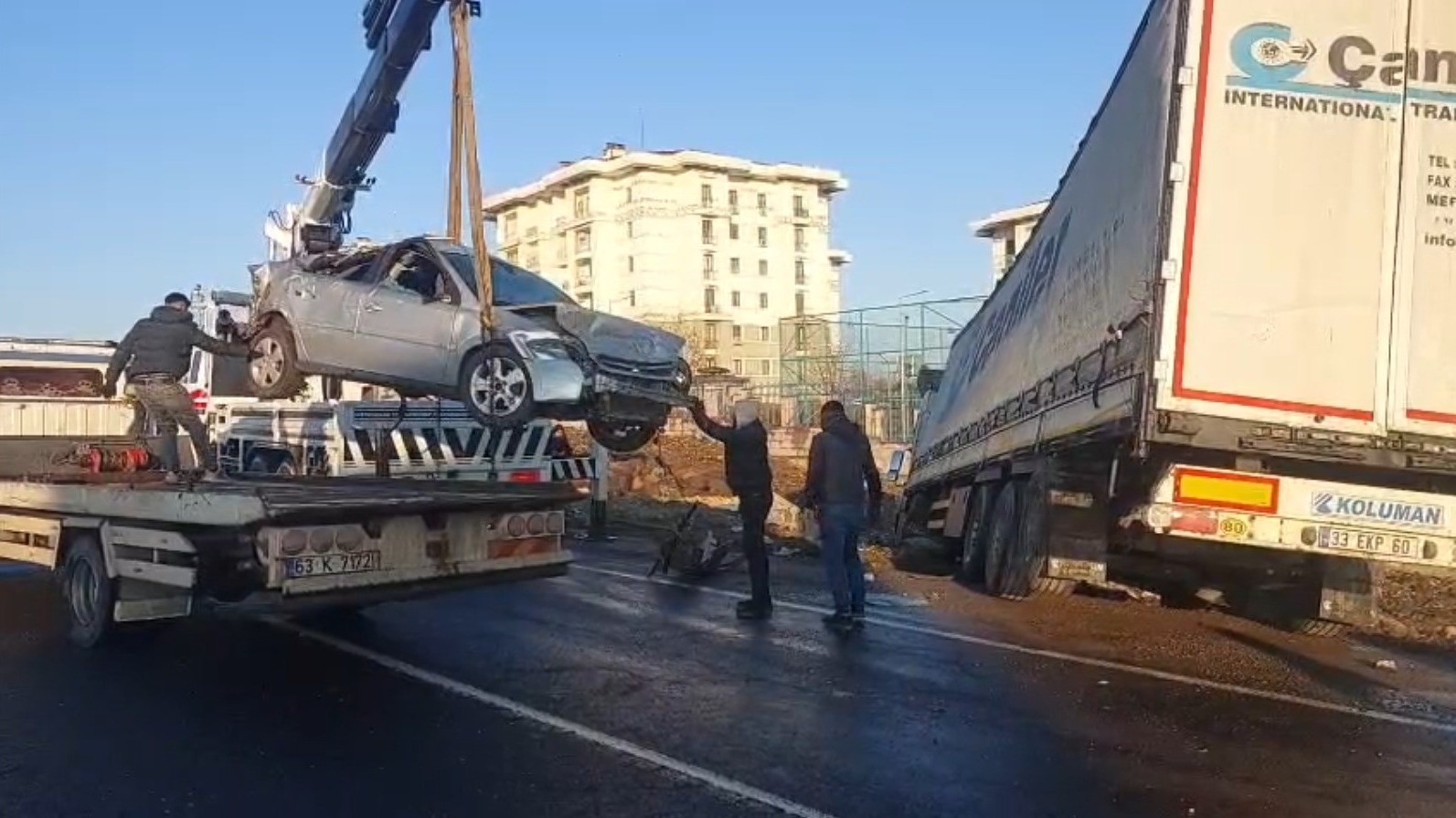 Şanlıurfa’da buzlanma nedeniyle zincirleme kaza: 2 ölü