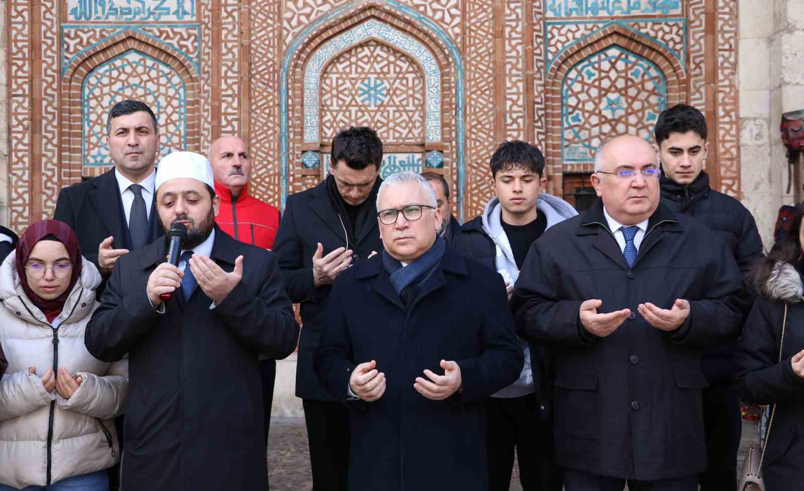 Selçuklu Sultanı mezarı başında anıldı